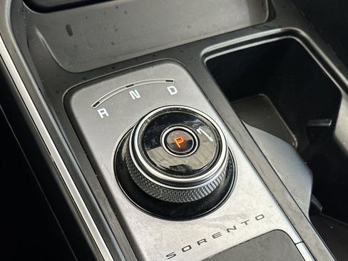 Used 2022 Kia Sorento S FWD image 23