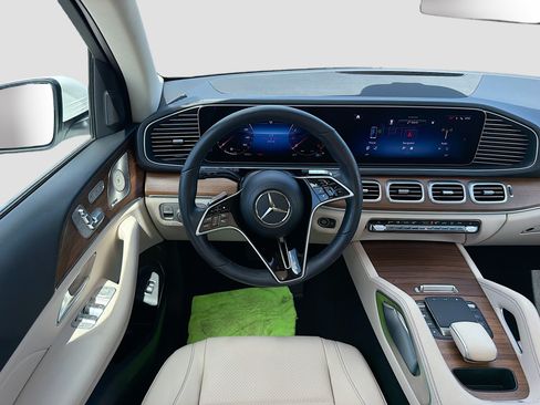 Used 2024 Mercedes-Benz GLE 450 4MATIC image 17