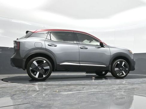 Used 2025 Nissan Kicks SR w/ SR Premium Package FWD image 43