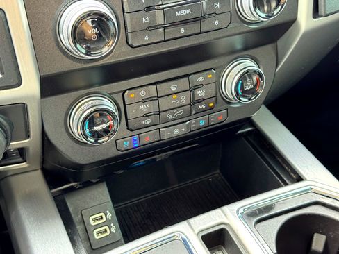 Used 2019 Ford F150 Platinum image 25