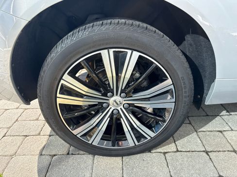 Used 2023 Volvo XC60 B5 Plus w/ Protection Package Premier AWD/4WD image 21