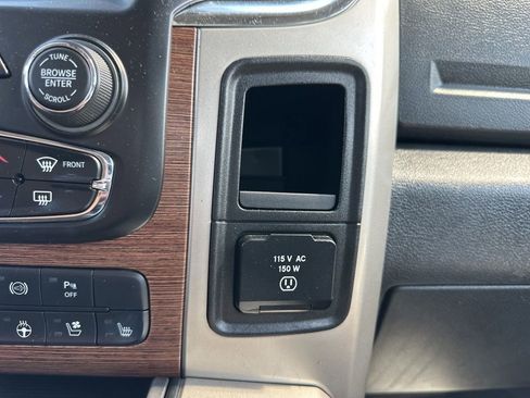 Used 2014 RAM 3500 Laramie w/ Convenience Group AWD/4WD image 39