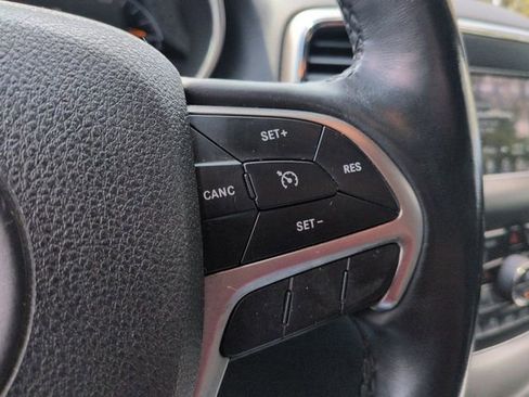Used 2018 Jeep Grand Cherokee Limited AWD/4WD image 14