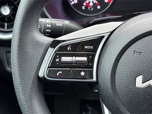 Certified 2023 Kia Forte LXS w/ LXS Technology Package image 28
