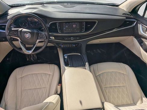 Used 2022 Buick Enclave Avenir w/ Avenir Technology Package image 17