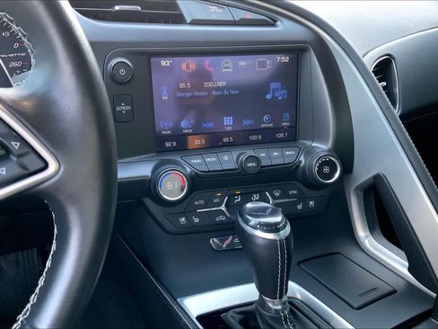 Used 2017 Chevrolet Corvette Stingray Coupe RWD image 7