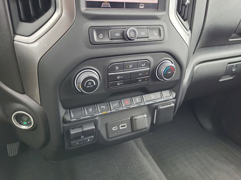 Used 2024 Chevrolet Silverado 2500 Custom w/ Custom Value Package image 22