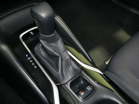 Used 2021 Toyota Corolla LE FWD image 14