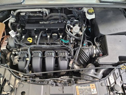 Used 2017 Ford Focus SE w/ Cold Weather Package image 30