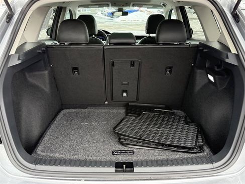 Certified 2025 Volkswagen Taos SEL image 5