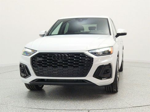 Used 2023 Audi Q5 2.0T Premium Plus w/ Premium Plus Package AWD/4WD image 2