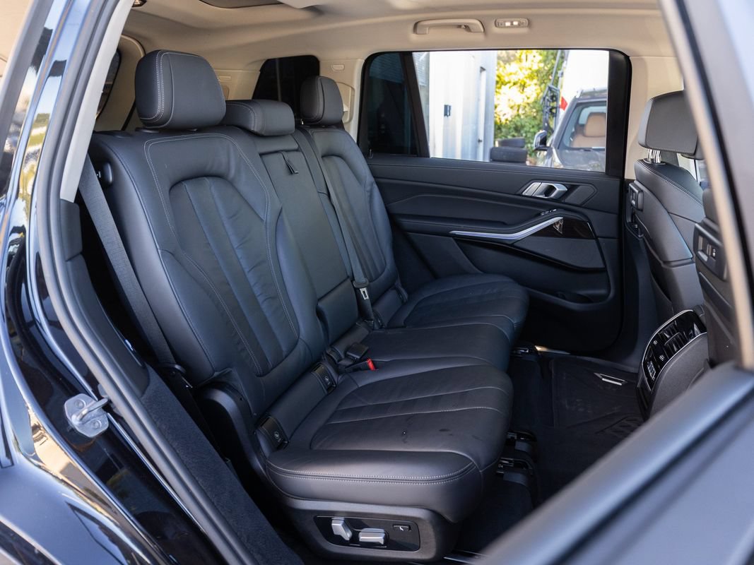 Used 2020 BMW X7 xDrive40i w/ Premium Package AWD/4WD image 25