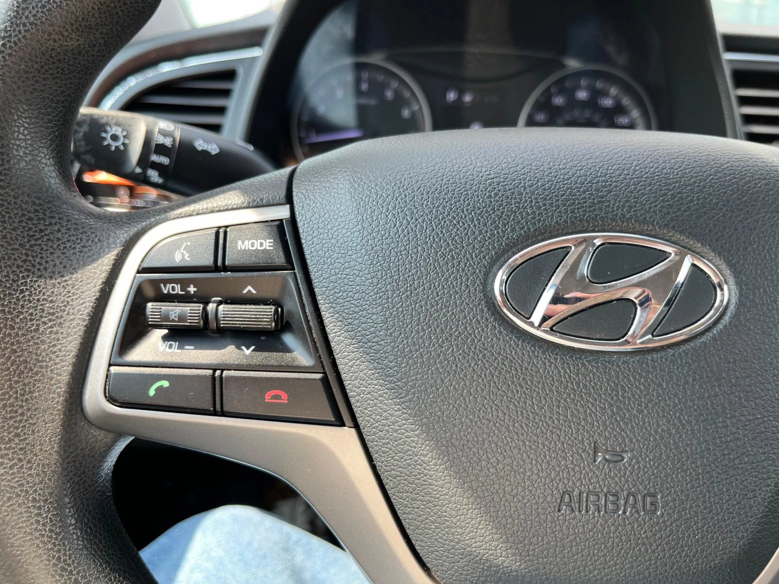Used 2018 Hyundai Elantra SEL FWD image 15