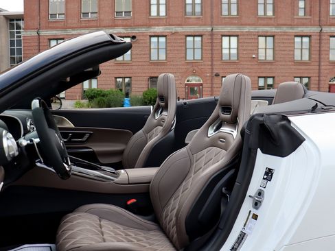 Used 2025 Mercedes-Benz SL 63 AMG 4MATIC image 14