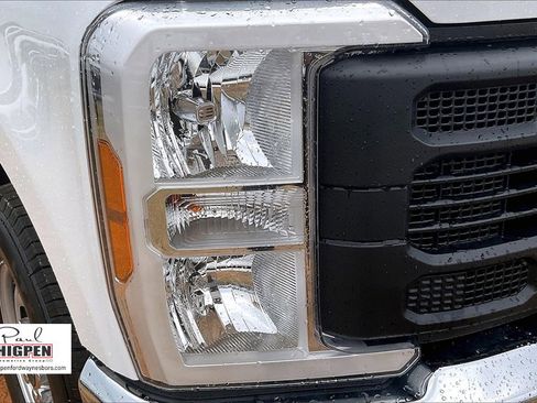 Used 2025 Ford F250 XL w/ XL Chrome Package image 29