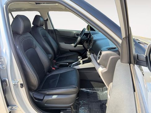 Used 2021 Hyundai Venue SEL w/ Premium Package FWD image 24