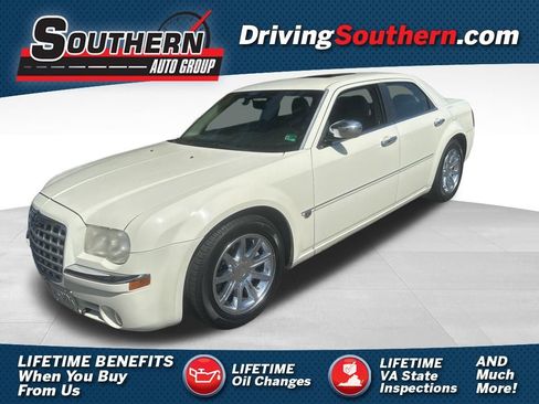 Used 2006 Chrysler 300 C w/ Navigation & Sound Group II RWD image 1