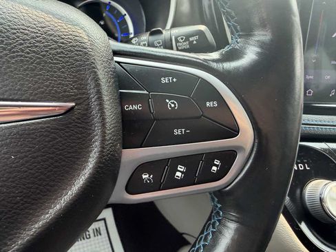 Used 2021 Chrysler Pacifica Touring-L FWD image 30