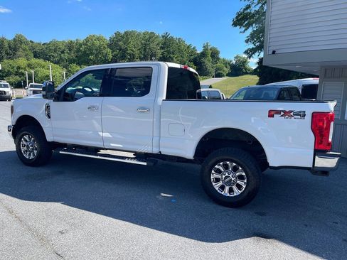 Used 2018 Ford F250 XLT w/ XLT Premium Package AWD/4WD image 5