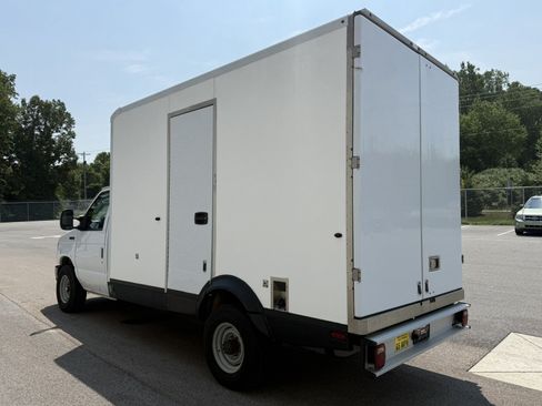Used 2024 Ford E-350 and Econoline 350 Super Duty w/ Power Windows & Locks Group RWD image 5