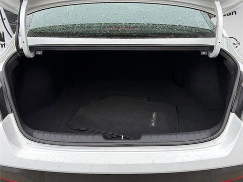 Used 2025 Hyundai Elantra SE FWD image 26