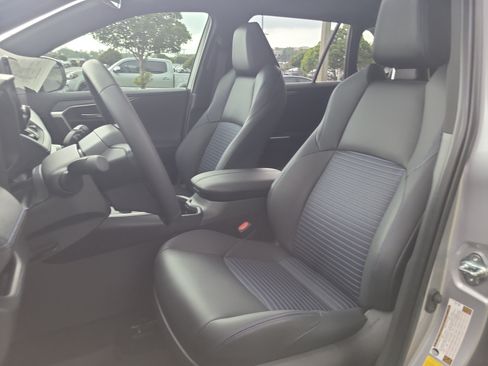 Used 2025 Toyota RAV4 XSE AWD/4WD image 21