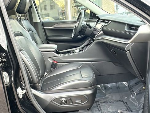 Used 2023 Jeep Grand Cherokee L Limited w/ Luxury Tech Group II image 34