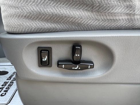 Used 2005 Kia Sedona EX image 13