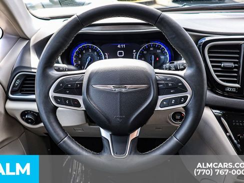 Used 2024 Chrysler Pacifica Touring-L FWD image 34
