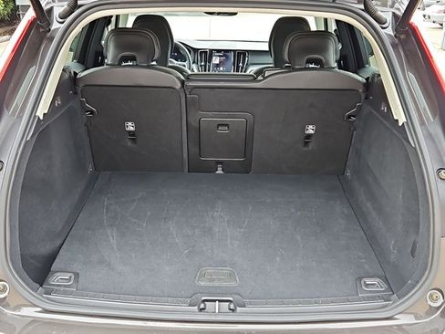 Used 2025 Volvo XC60 B5 Core AWD/4WD image 6