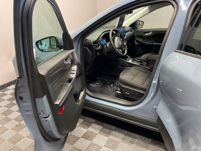Used 2023 Ford Escape Active w/ Tech Pack #2 AWD/4WD image 14