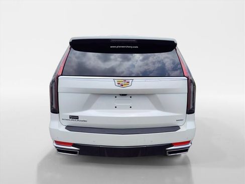 Used 2023 Cadillac Escalade ESV Premium Luxury w/ Performance Package AWD/4WD image 4