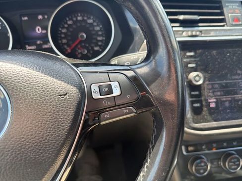 Used 2018 Volkswagen Tiguan SE w/ Panoramic Sunroof Package AWD/4WD image 44