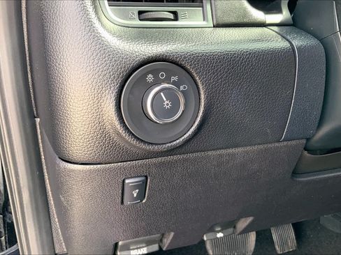 Used 2016 Lincoln Navigator L Select RWD image 34