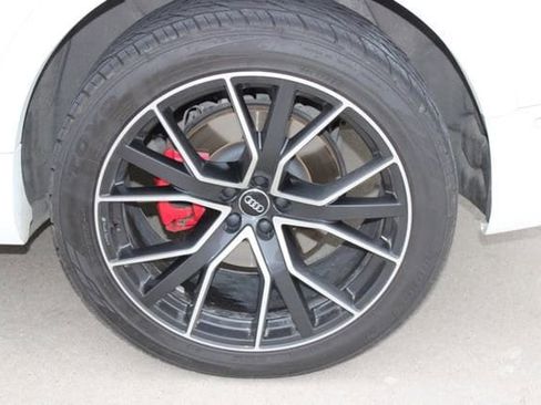 Used 2020 Audi Q8 Premium Plus w/ Premium Plus Package image 30