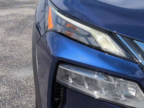 Certified 2022 Nissan Rogue SV FWD image 10