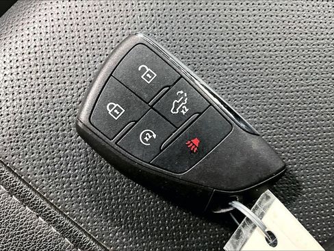 Used 2025 GMC Sierra 1500 SLT image 13