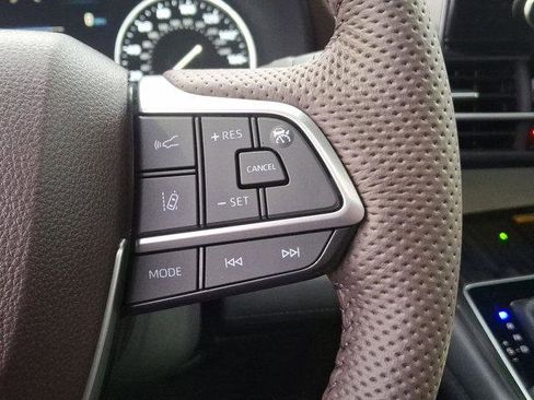 Certified 2024 Toyota Sienna Platinum image 19