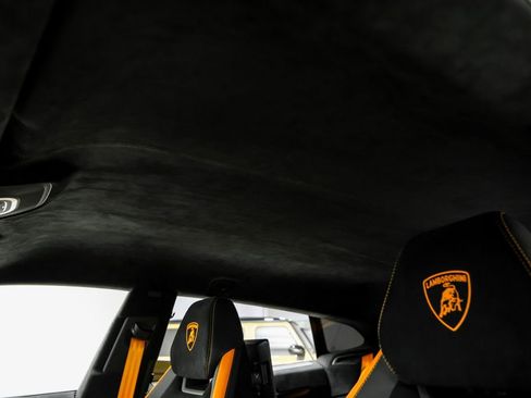 Used 2023 Lamborghini Urus Performante AWD/4WD image 38