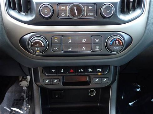 Used 2019 Chevrolet Colorado Z71 AWD/4WD image 18