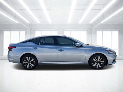 Used 2020 Nissan Altima 2.5 SL image 2