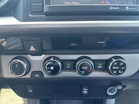Used 2016 Toyota Tacoma SR5 w/ Towing Package AWD/4WD image 24
