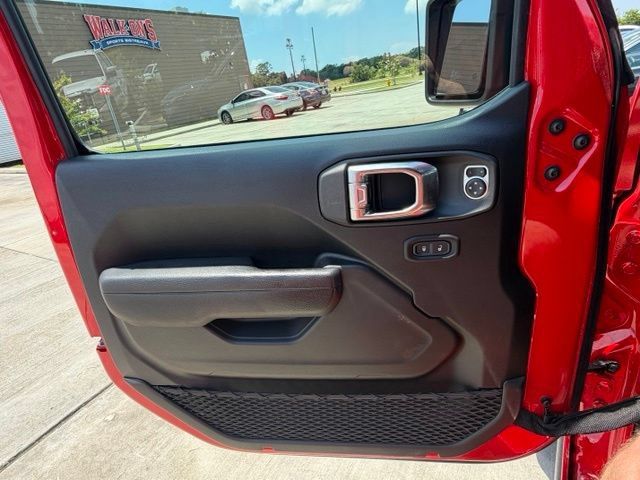 Used 2025 Jeep Gladiator Sport AWD/4WD image 25