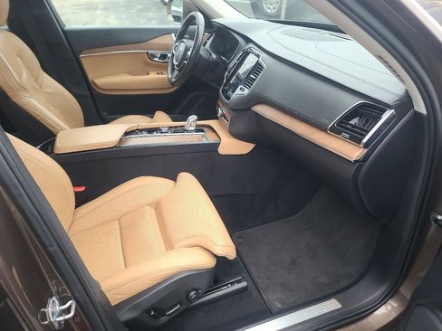 Used 2016 Volvo XC90 T8 Inscription w/ Vision Package image 20