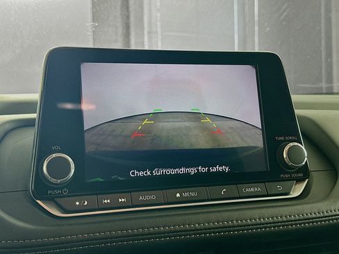 Used 2024 Nissan Rogue SV image 22