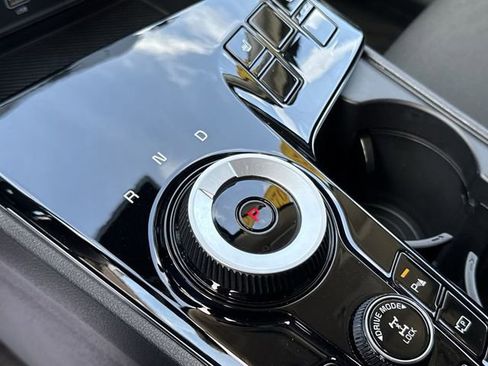 Used 2025 Kia Sportage LX image 24