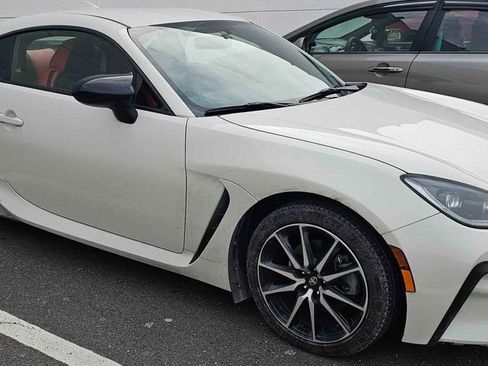 Used 2024 Toyota GR86 image 7