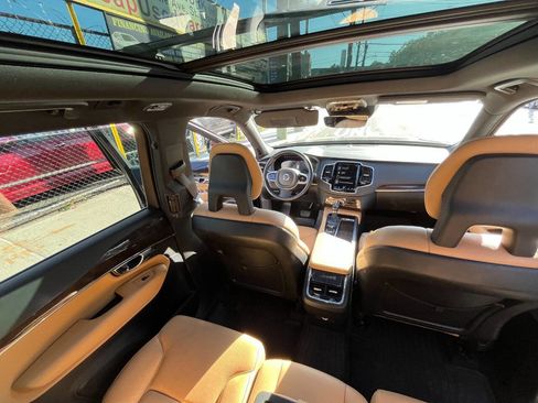 Used 2016 Volvo XC90 T6 Momentum w/ Momentum Plus Package image 15