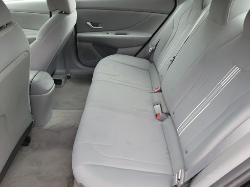 Used 2021 Hyundai Elantra SEL FWD image 5