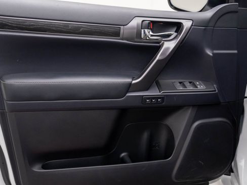 Used 2022 Lexus GX 460 image 13
